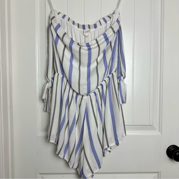 L’atiste white striped off the shoulder beachy romper size medium - Picture 3 of 7